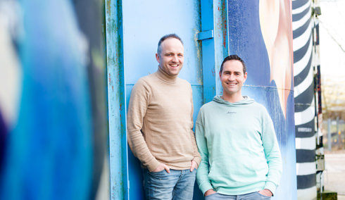 Wij komen naar je toe..